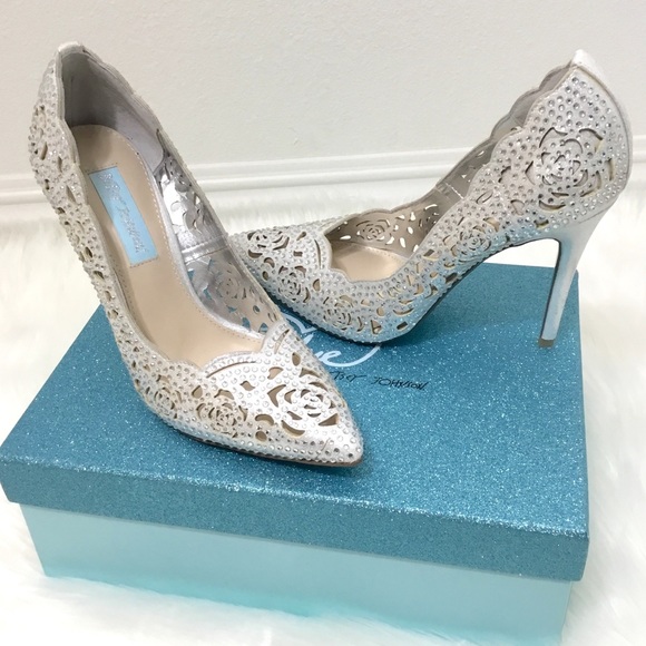 betsey johnson elsa pump